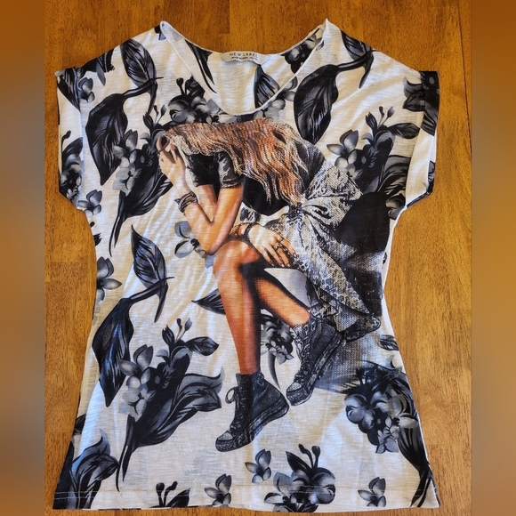 Floral Graphic T-Shirt - Picture 2 of 6